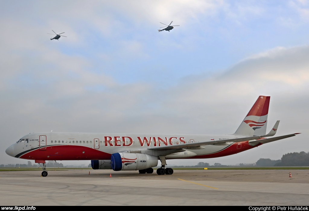 Red Wings – Tupolev TU-204-100V RA-64046