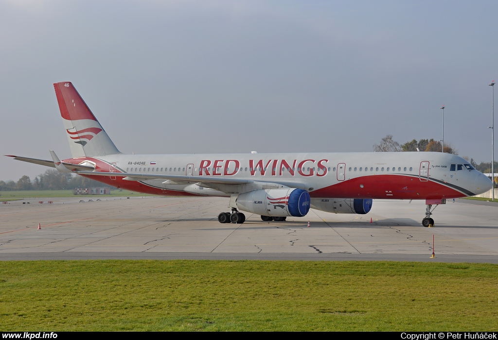 Red Wings – Tupolev TU-204-100V RA-64046