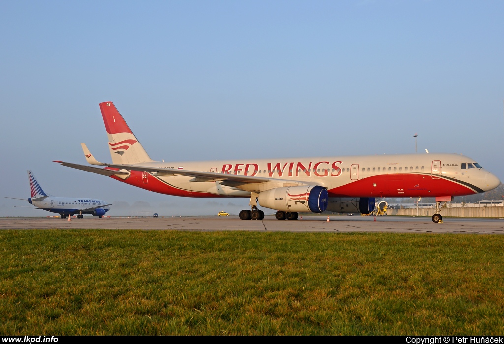 Red Wings – Tupolev TU-204-100V RA-64046