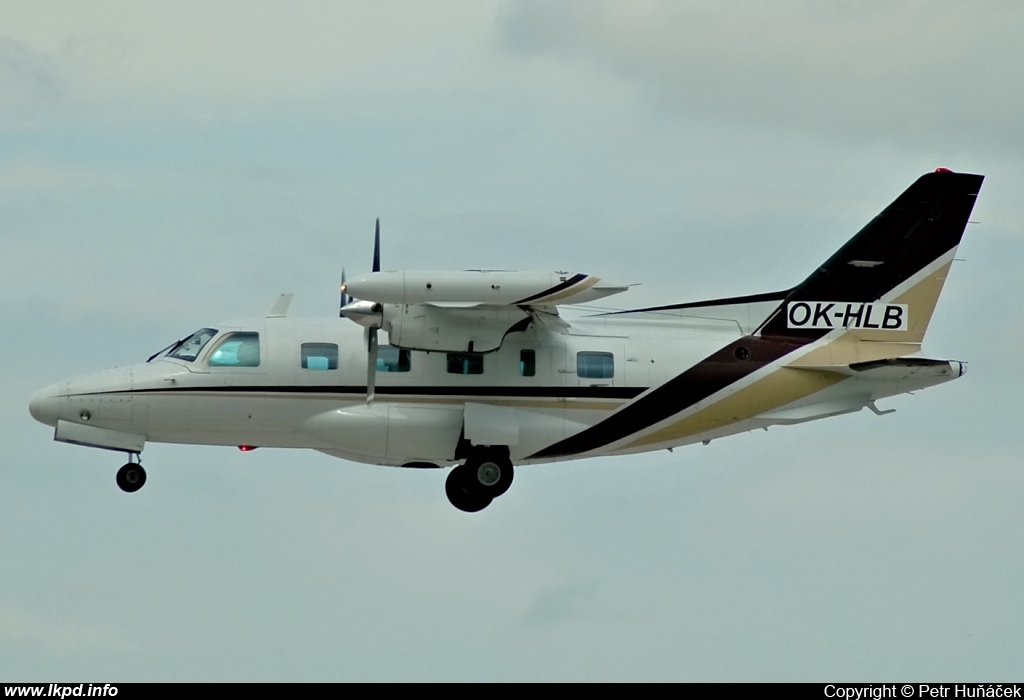 Aerotaxi – Mitsubishi MU-2B-36A OK-HLB