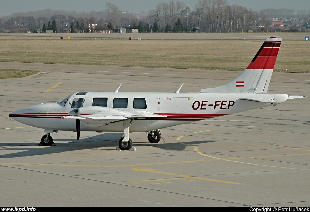 PLAH MED AUSTRIA – Piper 60-601P OE-FEP