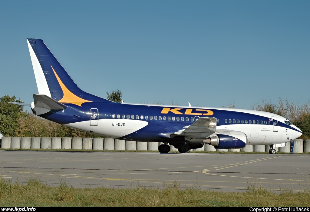 Kaliningradavia – Boeing B737-3Y0 EI-DJS