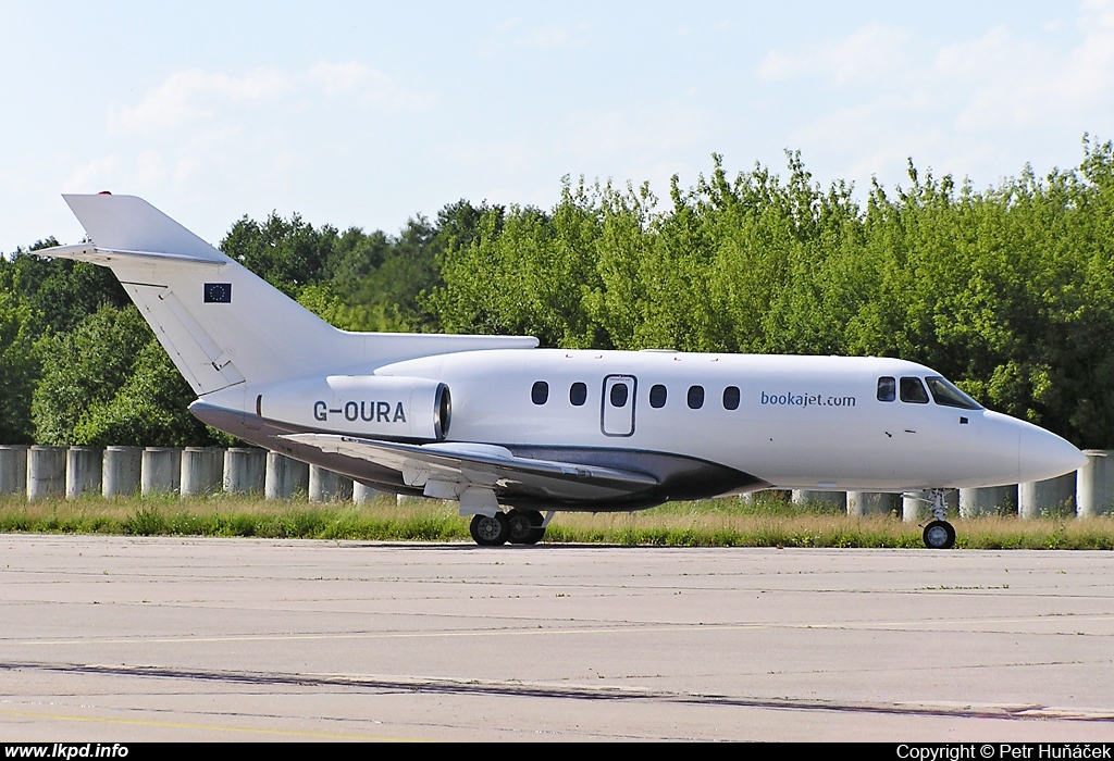 Bookajet – BAE Systems Avro BaE-125-800B G-OURA