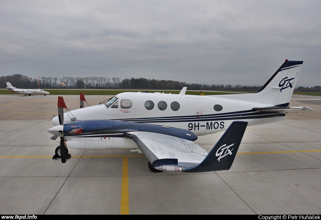 OASIS FLIGHT MALTA – Beech C-90GTX 9H-MOS