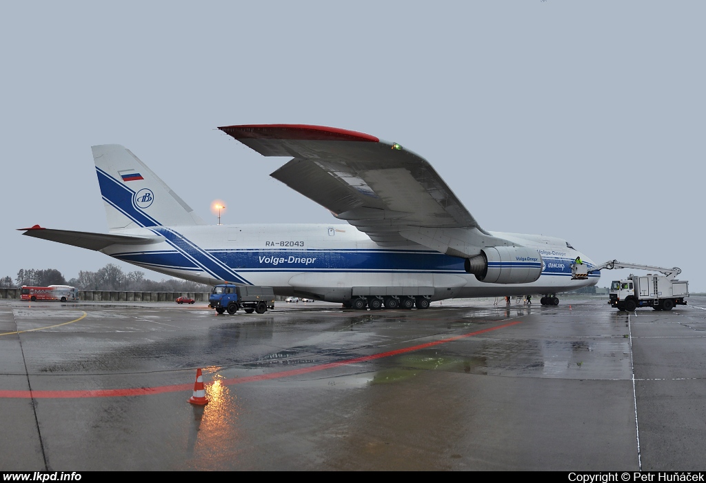 Volga-Dnepr Airlines – Antonov AN-124-100 RA-82043