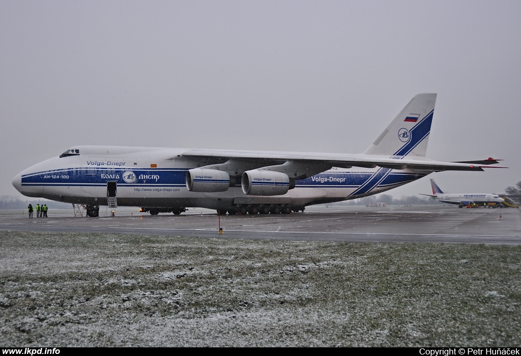 Volga-Dnepr Airlines – Antonov AN-124-100 RA-82043