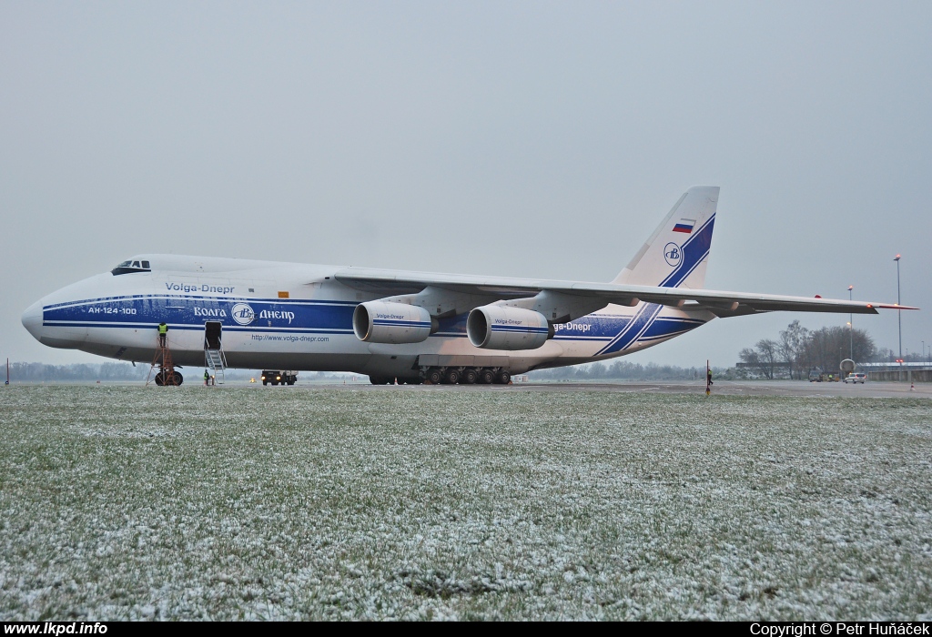 Volga-Dnepr Airlines – Antonov AN-124-100 RA-82043