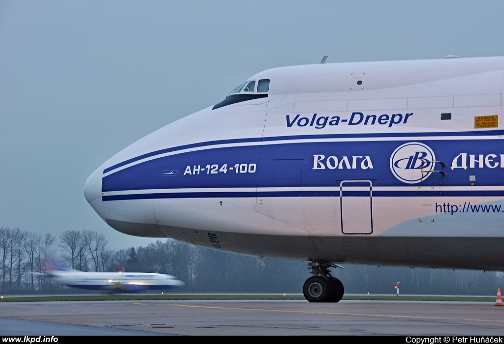 Volga-Dnepr Airlines – Antonov AN-124-100 RA-82079