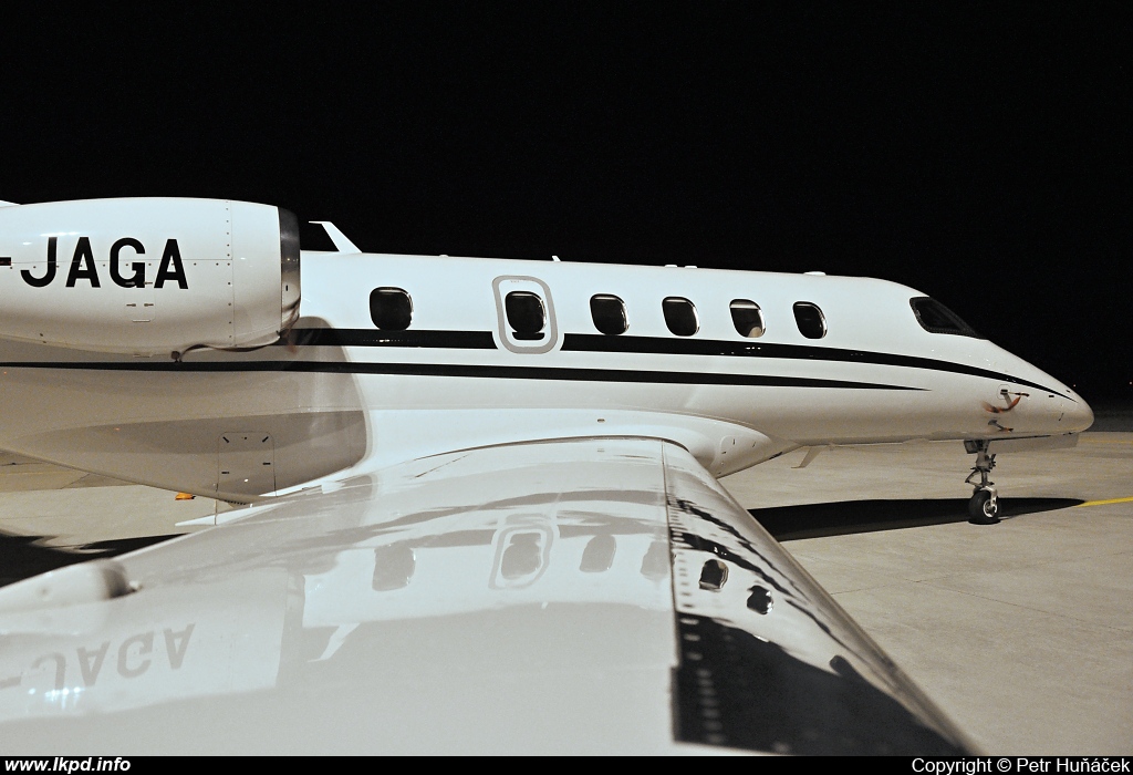 London Executive Aviation – Embraer EMB-505 Phenom 300 G-JAGA