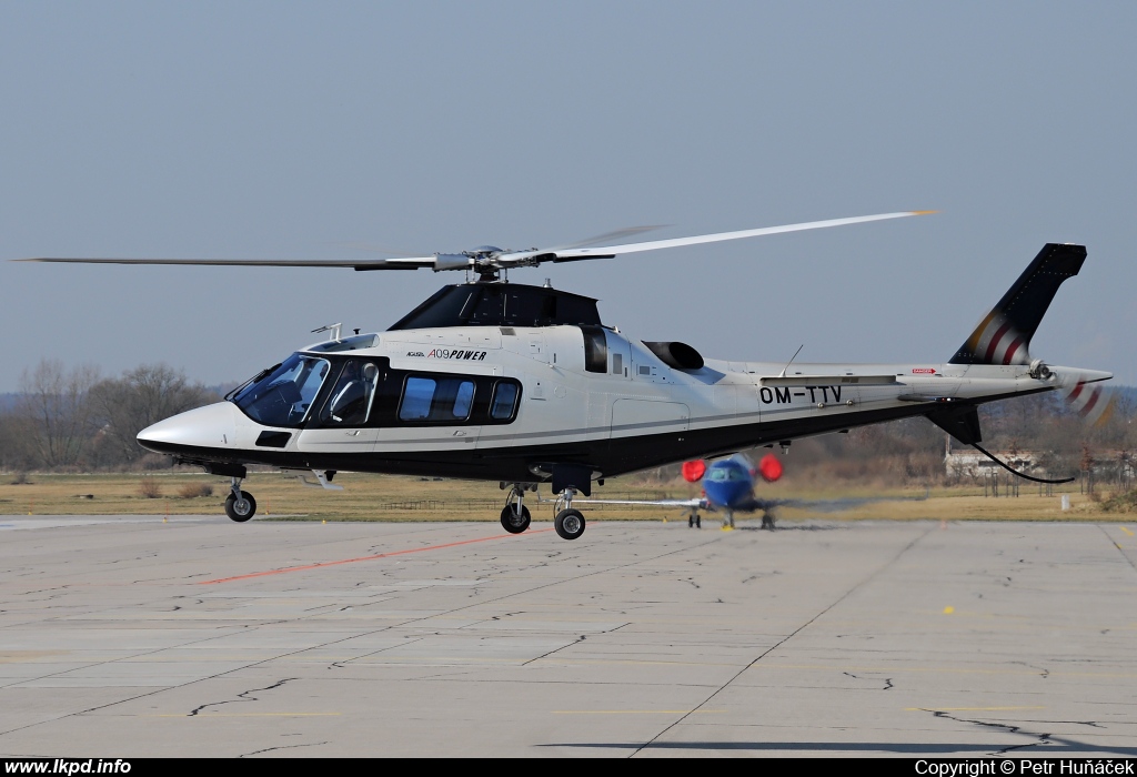 Tatra Jet – Agusta A-109E OM-TTV