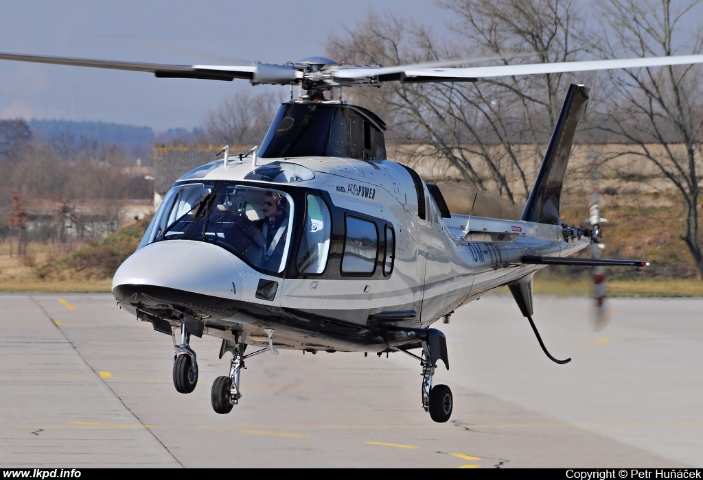 Tatra Jet – Agusta A-109E OM-TTV