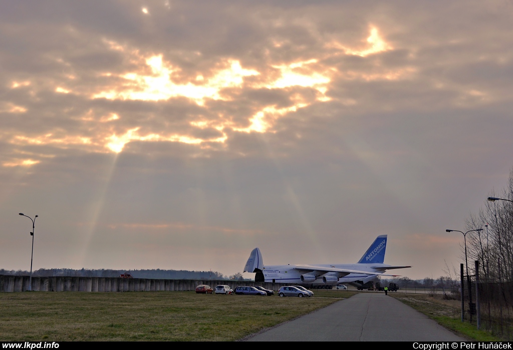 Antonov Design Bureau – Antonov AN-124-100M-150 UR-82072