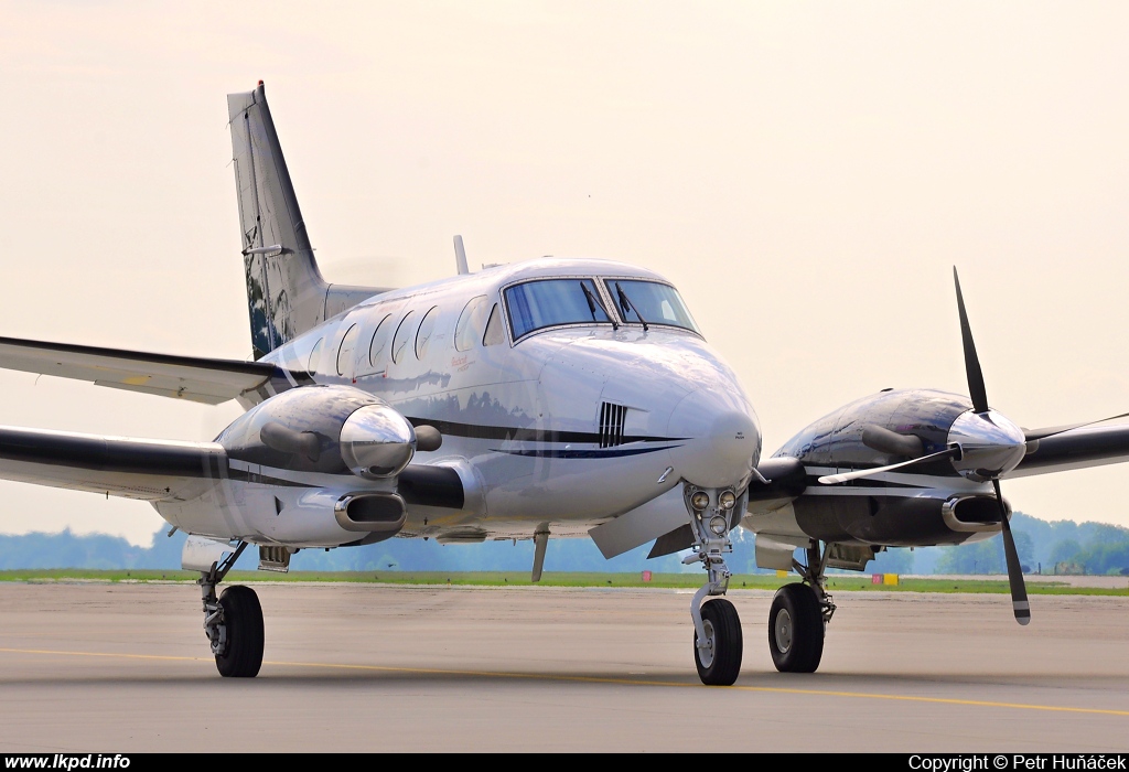 SAAB Company – Beech C-90GTX SE-MEP