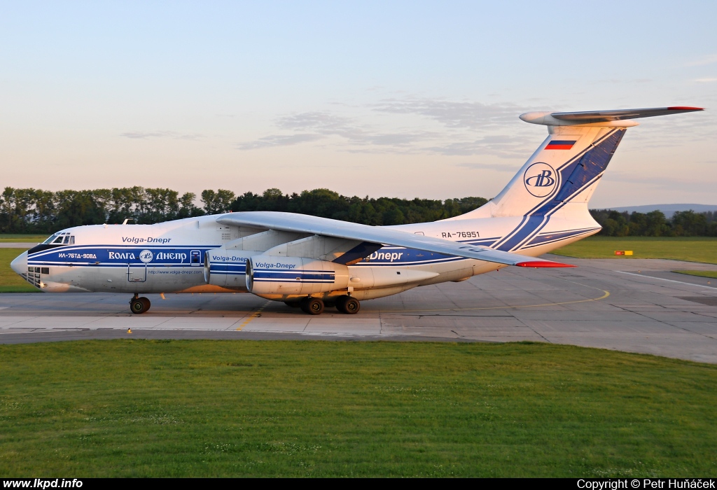 Volga-Dnepr Airlines – Iljuin IL-76TD-90VD  RA-76951