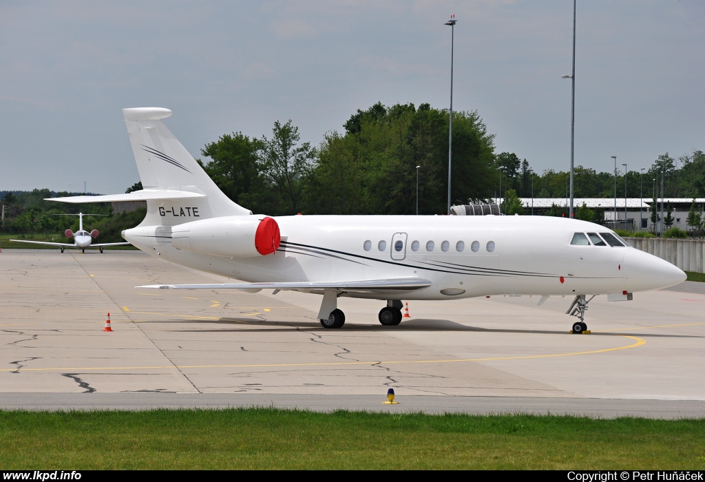 Hangar 8 – Dassault Aviation Falcon 2000EX G-LATE