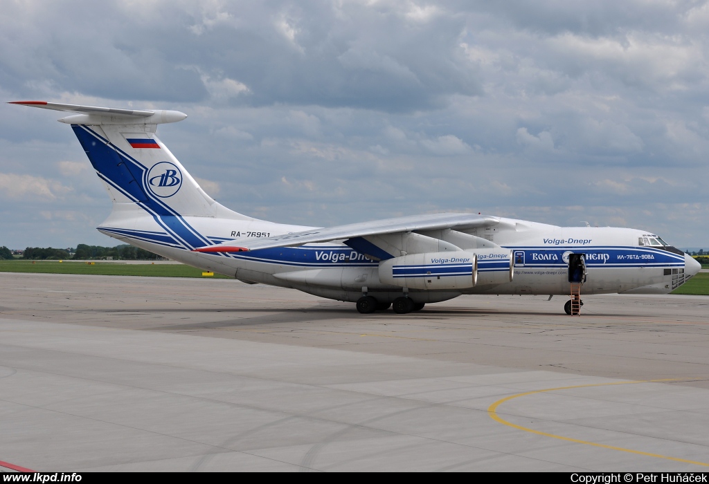 Volga-Dnepr Airlines – Iljuin IL-76TD-90VD  RA-76951