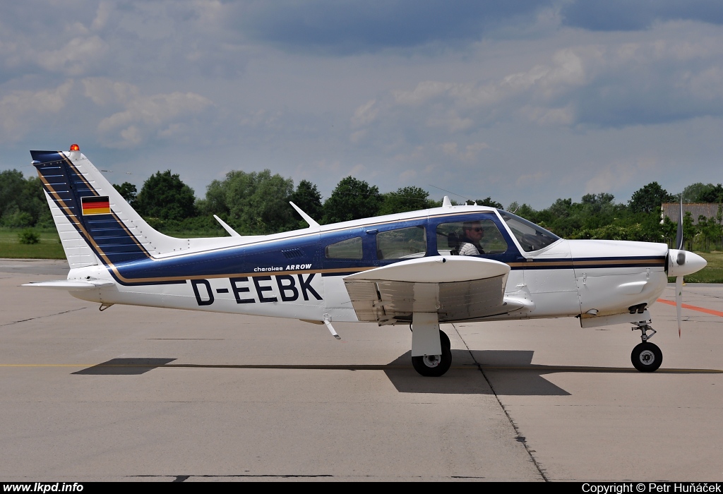 Private/Soukrom – Piper PA-28R-200/II D-EEBK