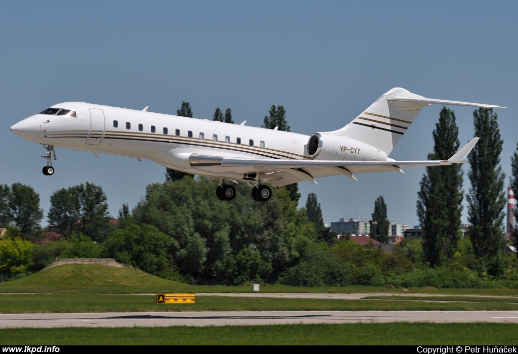 Private/Soukrom – Bombardier BD700-1A10 Global 6000 VP-CYY