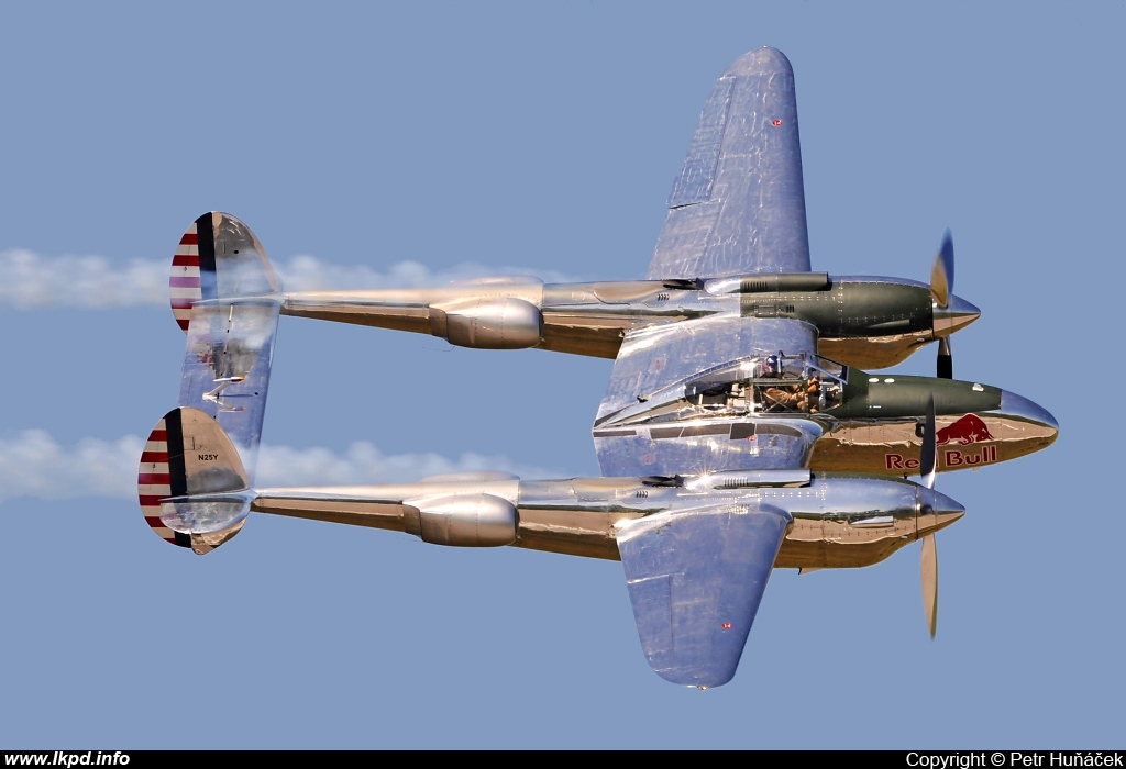 The Flying Bulls – Lockheed P-38L Lightning N25Y