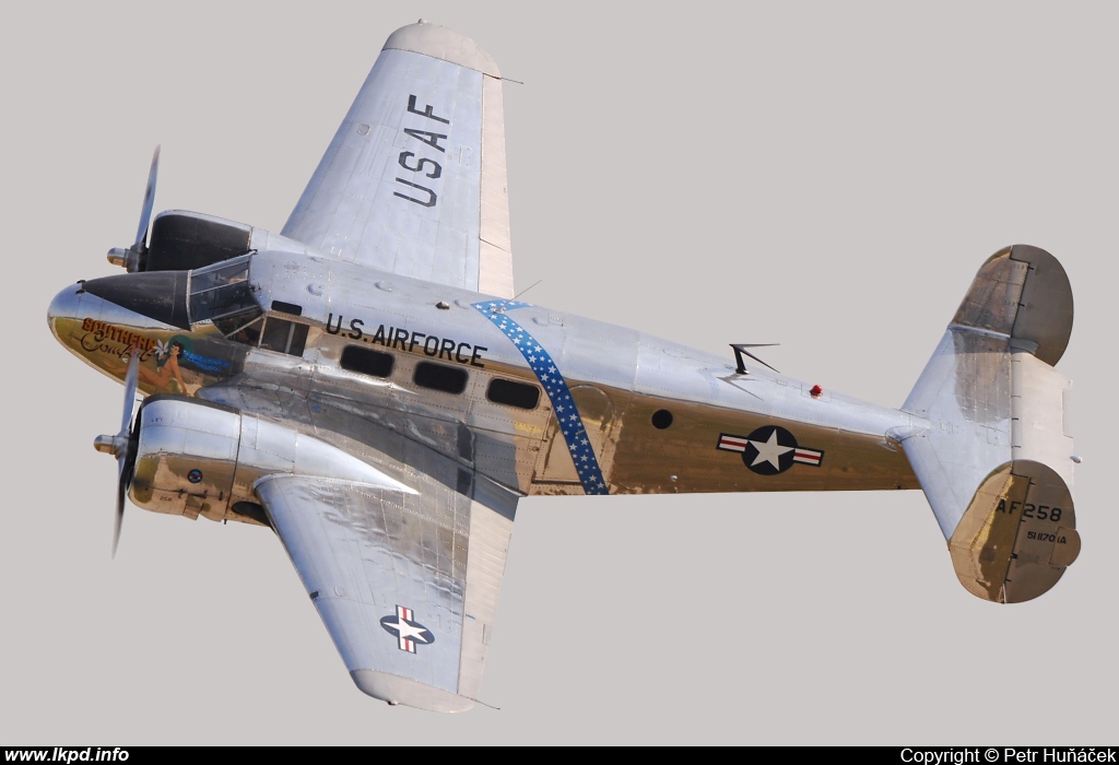 Private/Soukrom – Beech C-45H Expeditor G-BSZC