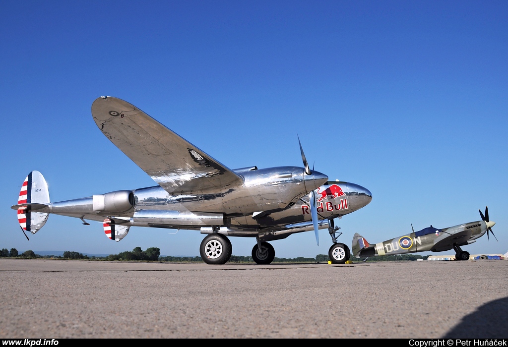 The Flying Bulls – Lockheed P-38L Lightning N25Y