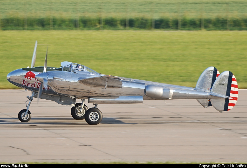 The Flying Bulls – Lockheed P-38L Lightning N25Y