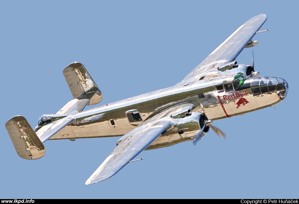 The Flying Bulls – North American B-25J N6123C