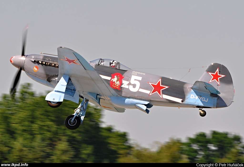 Private/Soukrom – Yakovlev YAK-3UA D-FYGJ