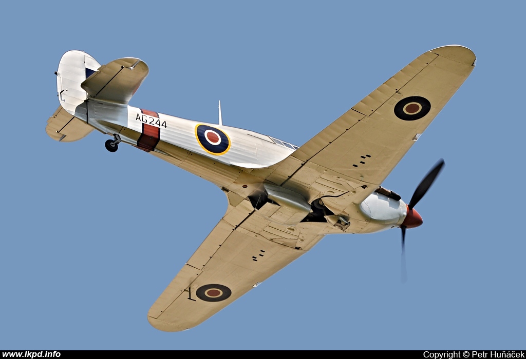 Private/Soukrom – Hawker Mk12A Hurricane G-CBOE