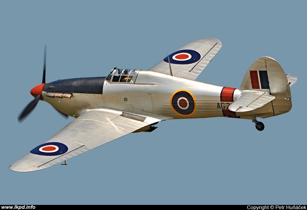 Private/Soukrom – Hawker Mk12A Hurricane G-CBOE