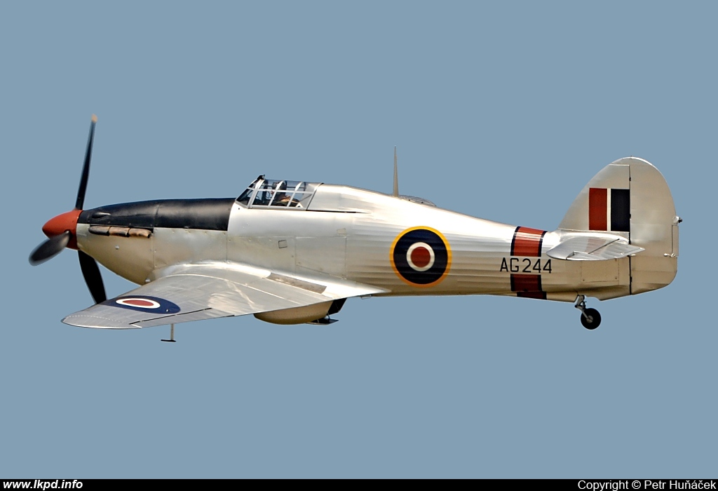 Private/Soukrom – Hawker Mk12A Hurricane G-CBOE