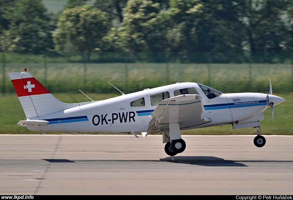 Aviatický klub – Piper PA-28R-201T OK-PWR