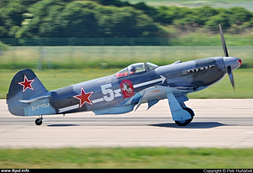 Private/Soukrom – Yakovlev YAK-3UA D-FYGJ