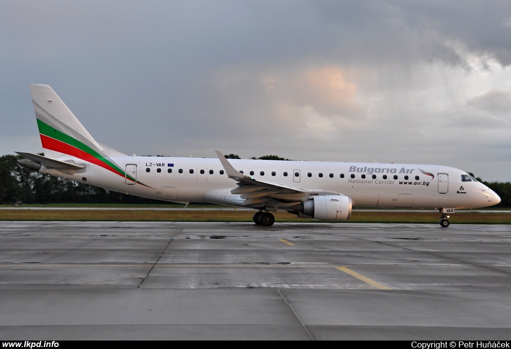 Bulgaria Air – Embraer ERJ-190-100IGW 190AR LZ-VAR