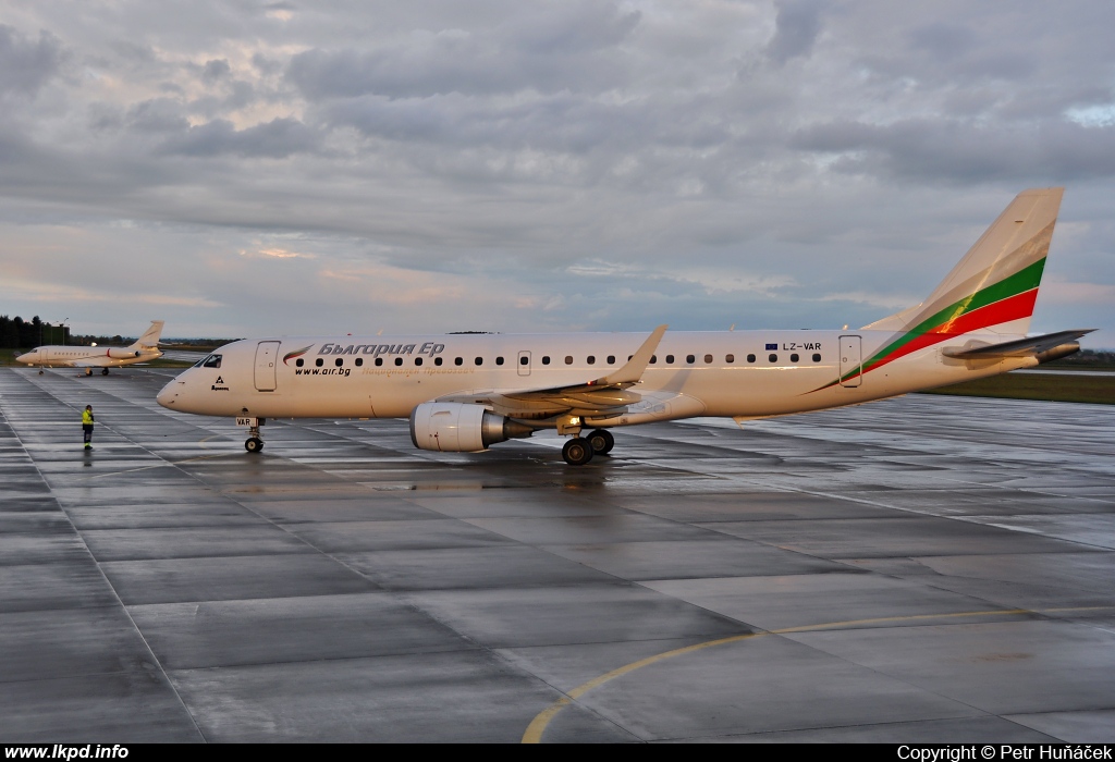 Bulgaria Air – Embraer ERJ-190-100IGW 190AR LZ-VAR