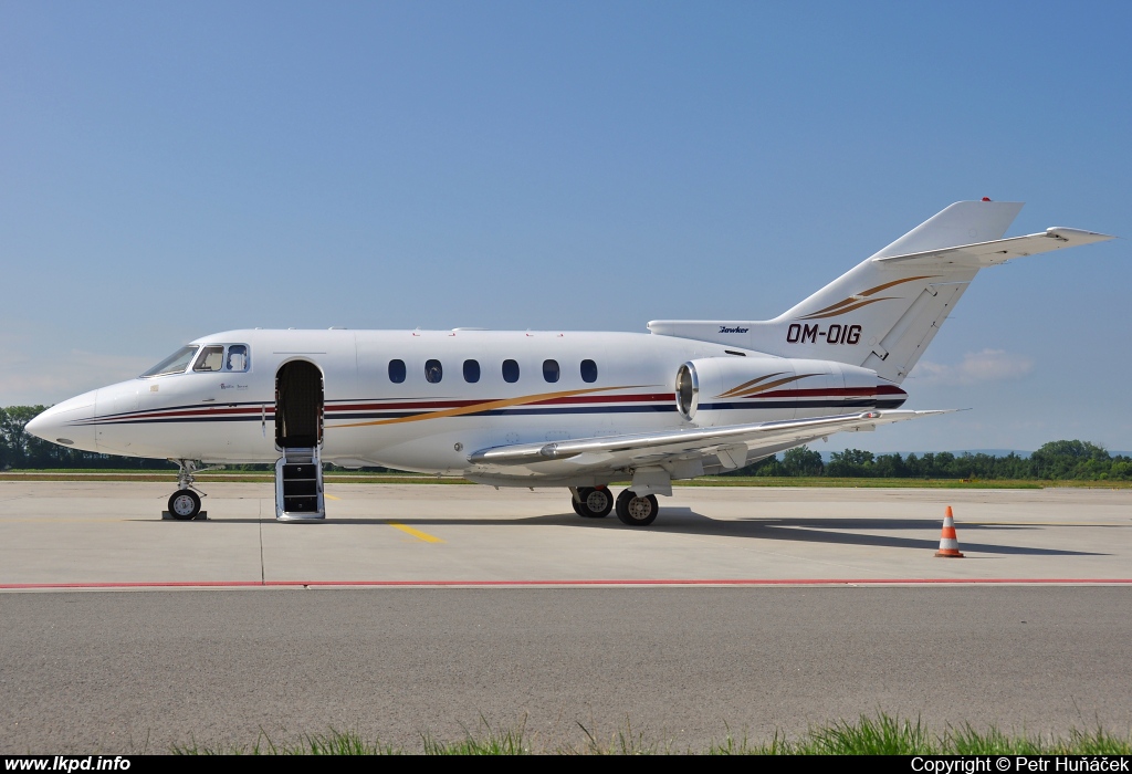 Tatra Jet – Raytheon Hawker 800XP OM-OIG