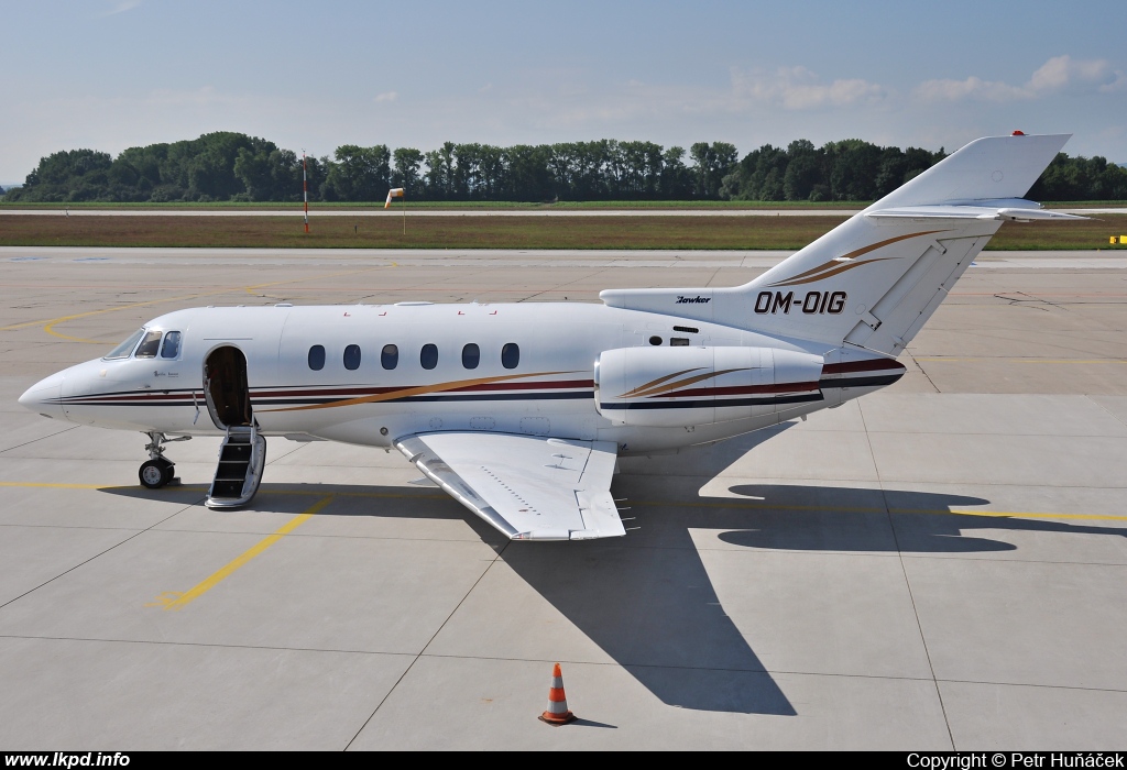 Tatra Jet – Raytheon Hawker 800XP OM-OIG