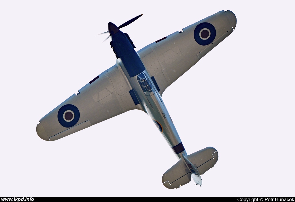 Private/Soukrom – Hawker Mk12A Hurricane G-CBOE