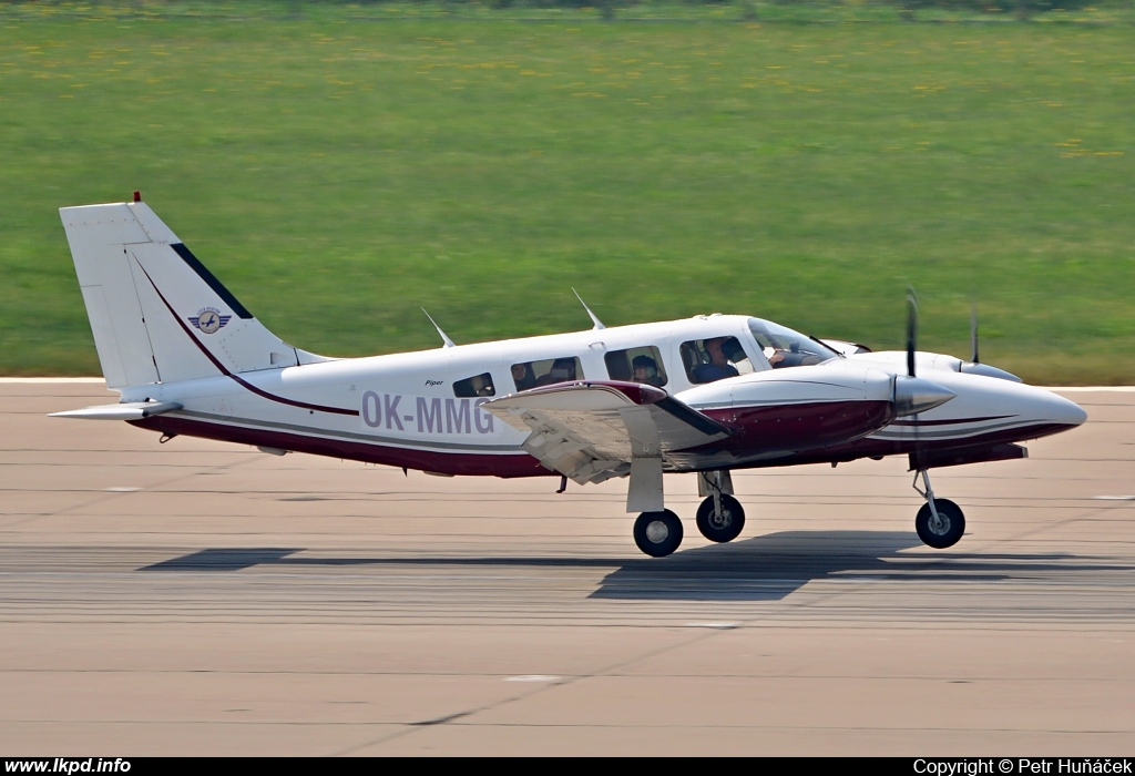 Private/Soukrom – Piper PA-34-200T Seneca II OK-MMG