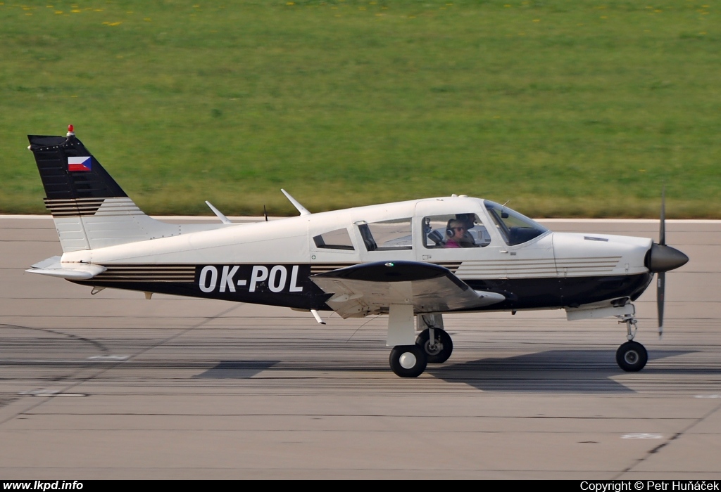 Private/Soukrom – Piper PA-28R-200/II OK-POL