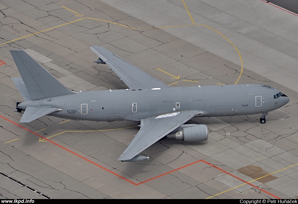 Italy Air Force – Boeing KC-767A (767-2EY/ER) MM62227