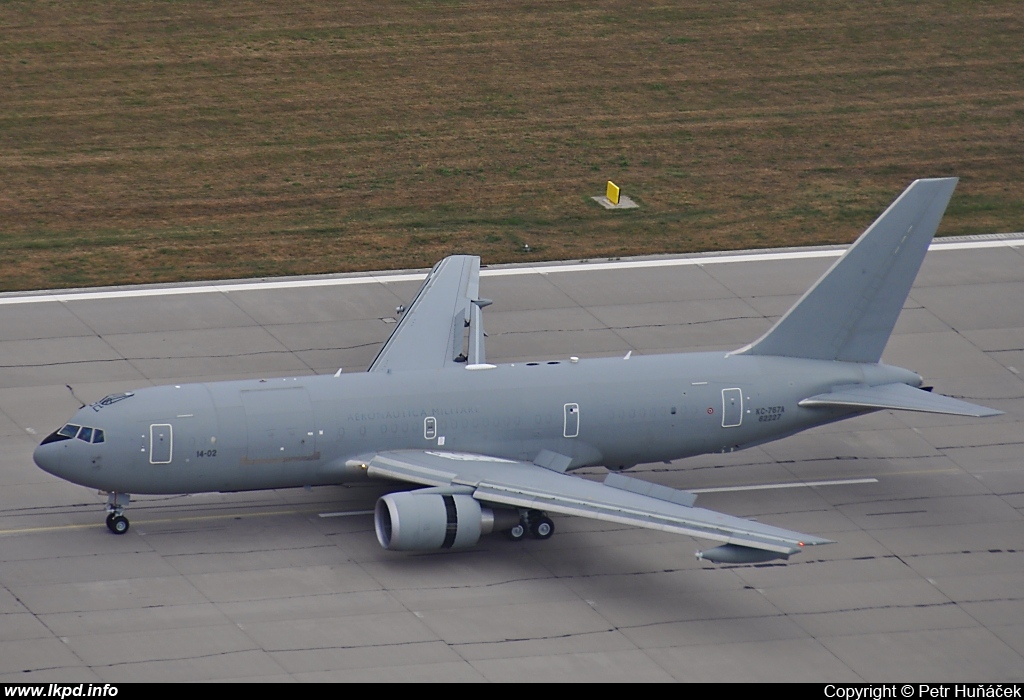 Italy Air Force – Boeing KC-767A (767-2EY/ER) MM62227