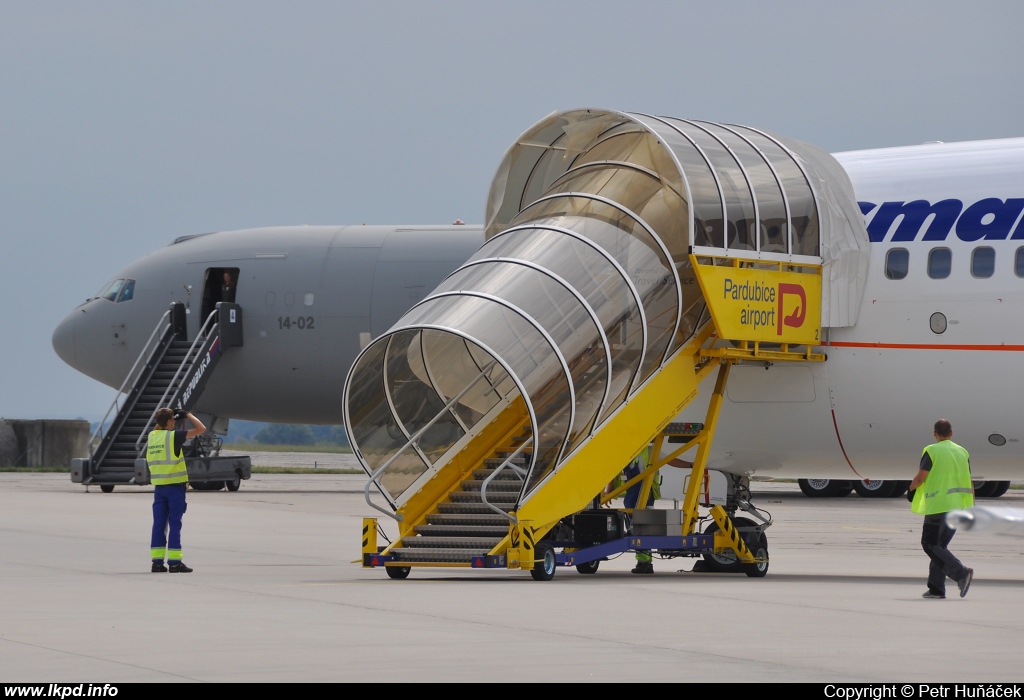 Smart Wings – Boeing B737-8Q8 OK-TVJ