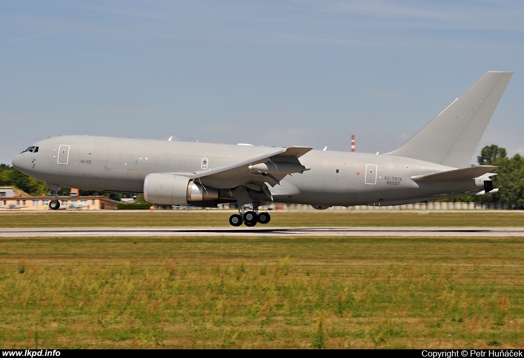 Italy Air Force – Boeing KC-767A (767-2EY/ER) MM62227