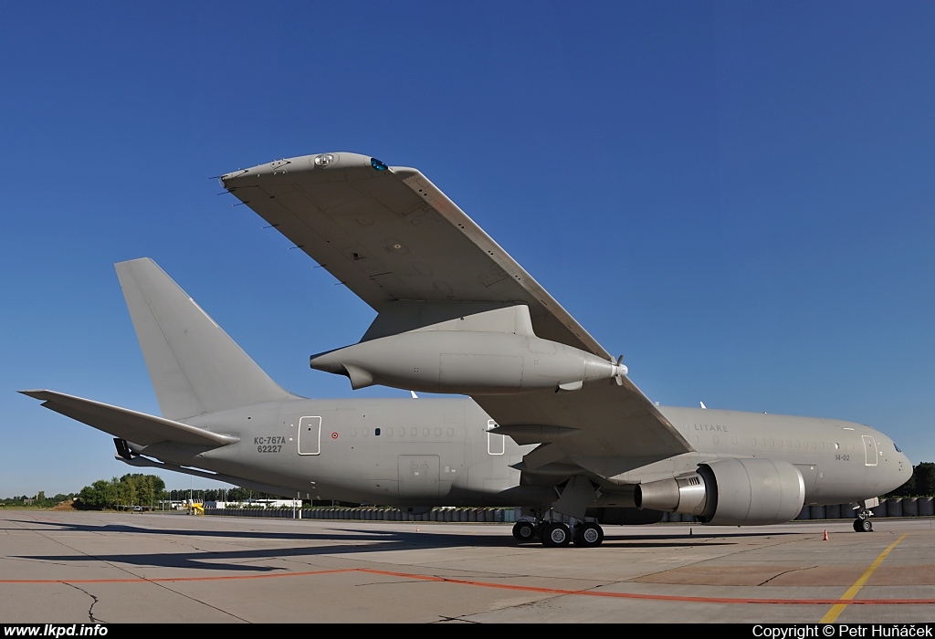 Italy Air Force – Boeing KC-767A (767-2EY/ER) MM62227