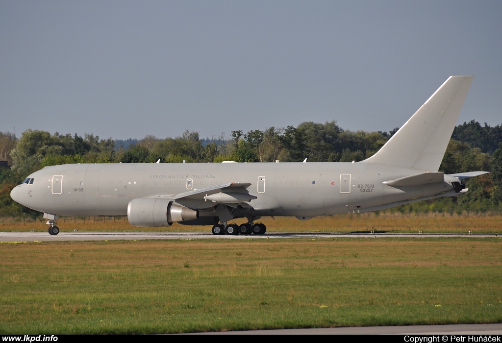 Italy Air Force – Boeing KC-767A (767-2EY/ER) MM62227