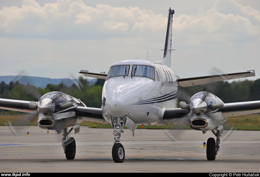 JOTA Aviation – Beech C-90GTX G-MOSJ