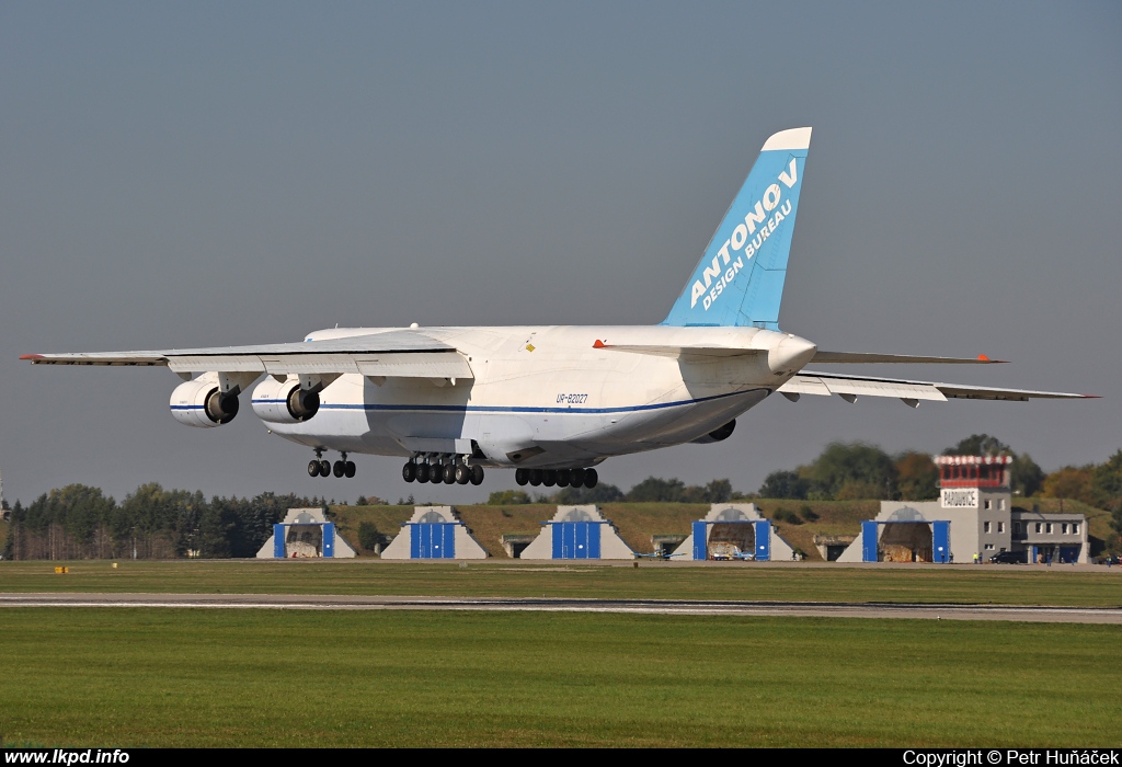 Antonov Design Bureau – Antonov AN-124-100 UR-82027