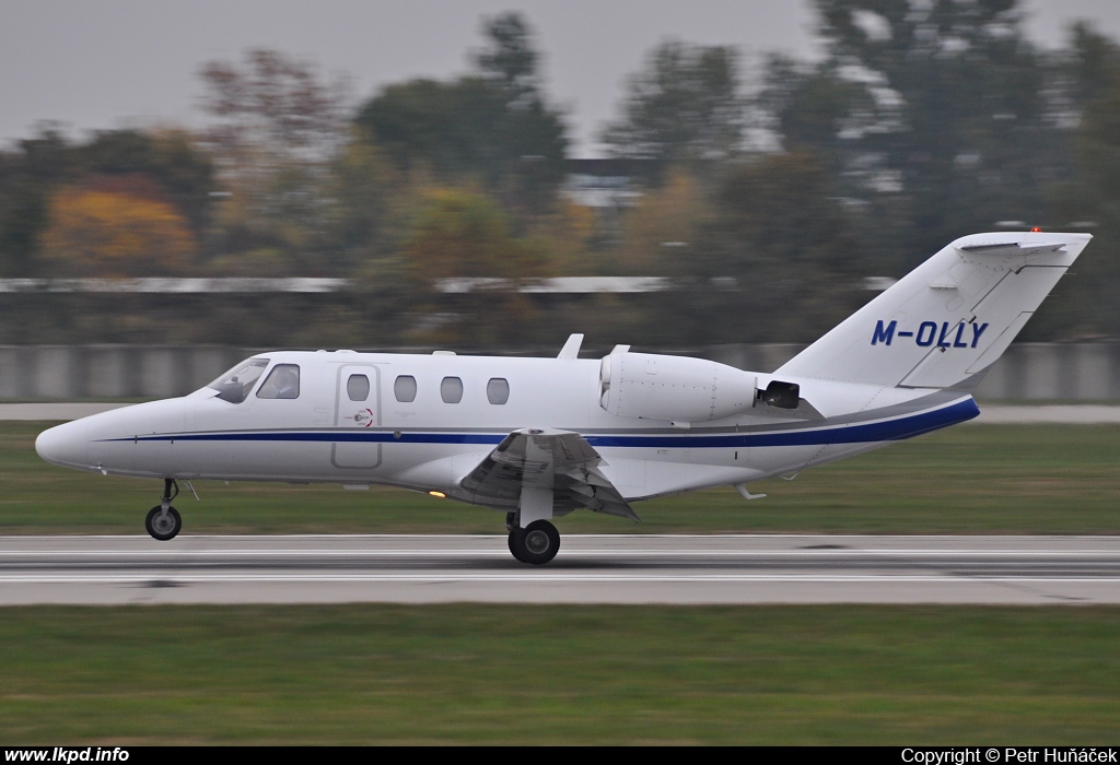 Private/Soukrom – Cessna 525 M-OLLY