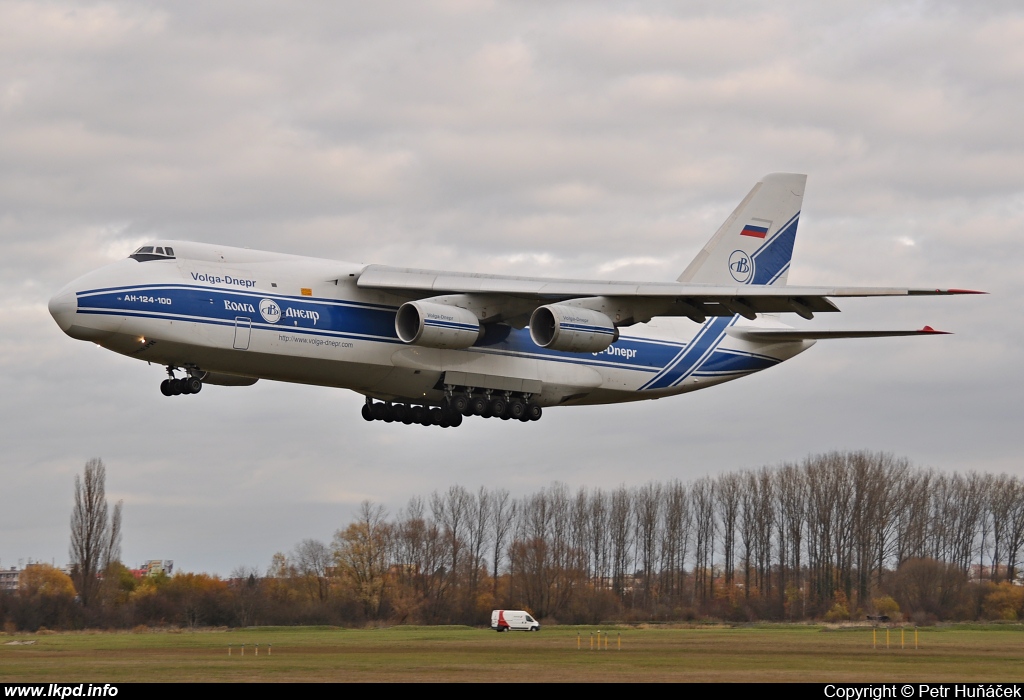 Volga-Dnepr Airlines – Antonov AN-124-100 RA-82044